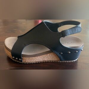 Boutique by Corkys Volta II Black Sandals with Cork and Stud Accents Size 8